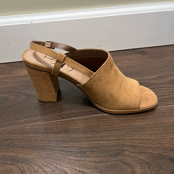 Vintage 7 Eight Tan Brown Suede Heels - Picture 1 of 5